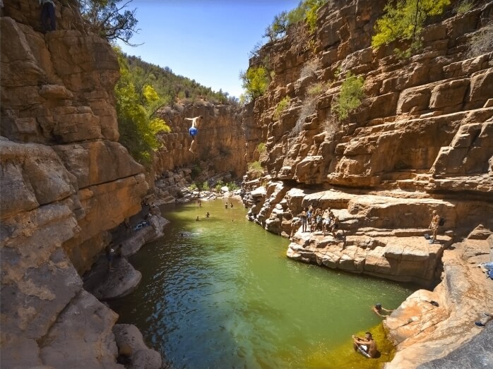 Falaises et eau turquoise Paradise Valley