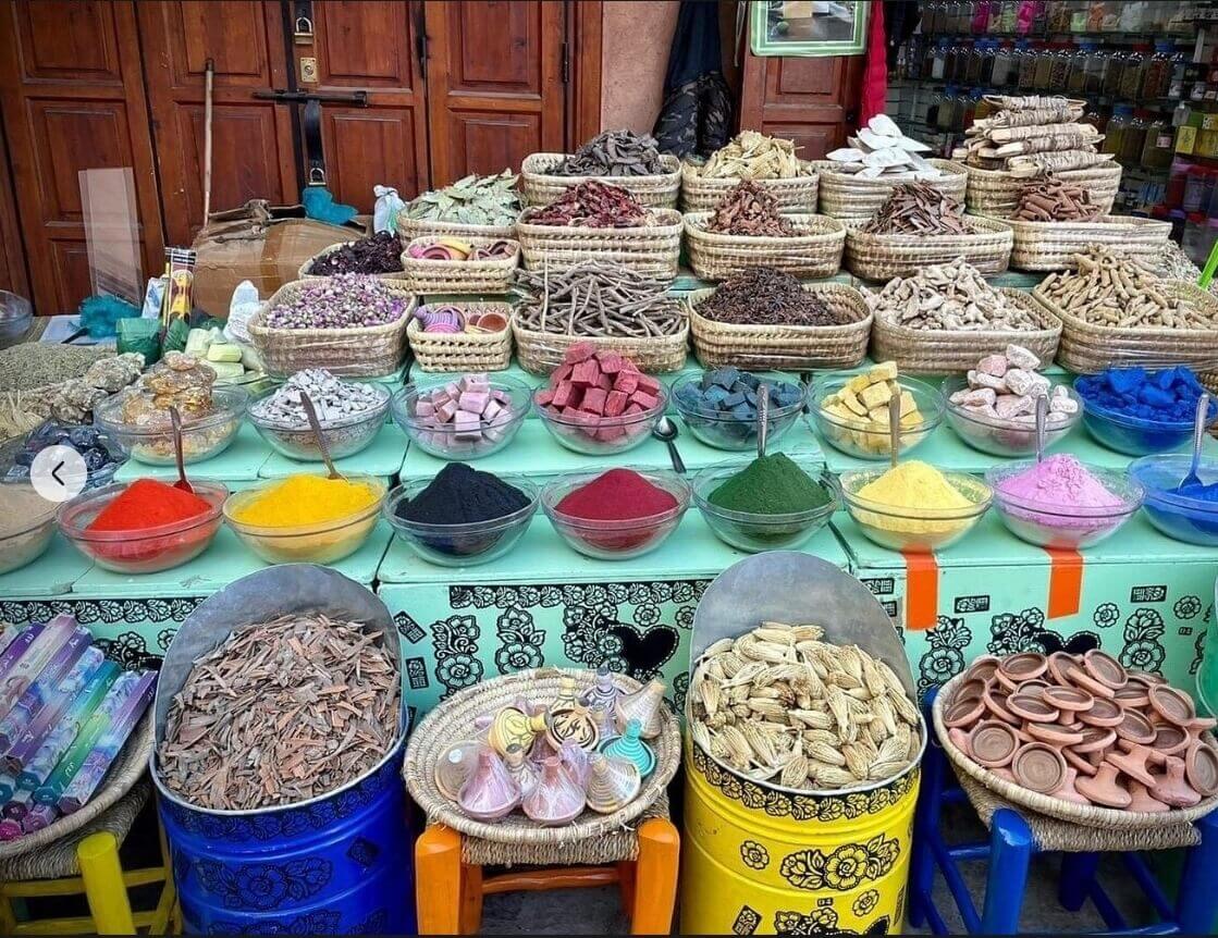 Ambiance traditionnelle Souk El Had Agadir